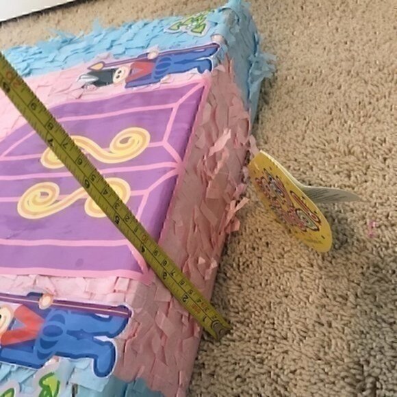 Giant Princess Castle piñata - Picture 14 of 16